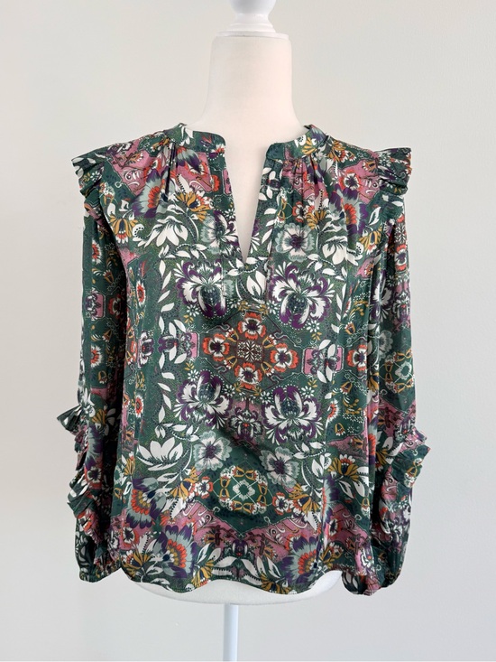 Current Air Tops - Current Air long sleeved blouse